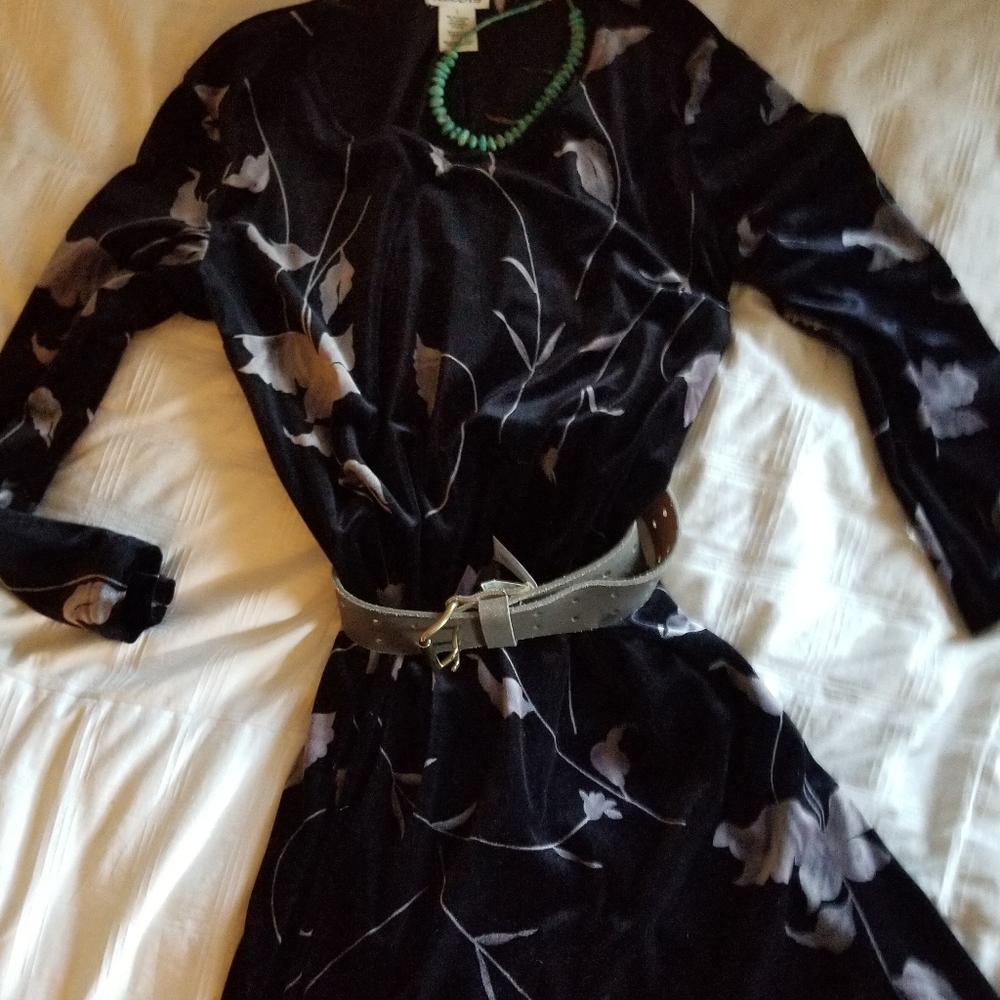Dress - Picture 2 of 4